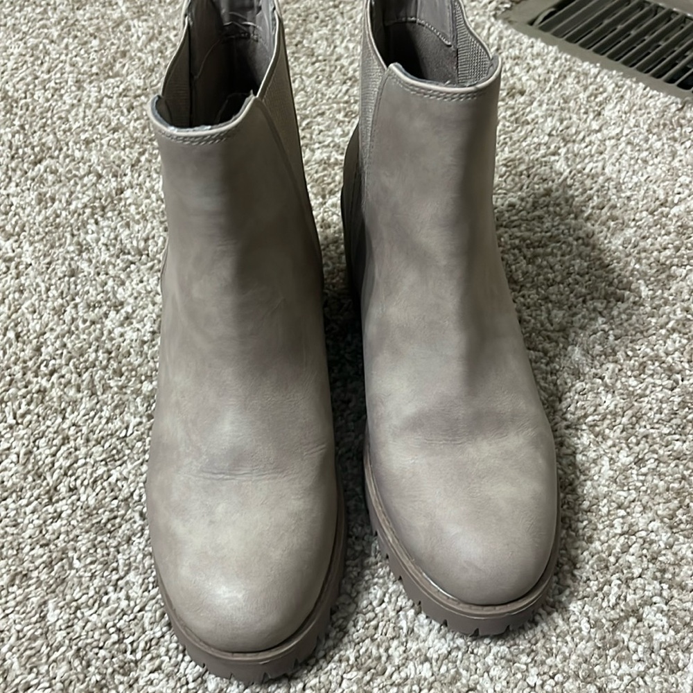 Mia booties